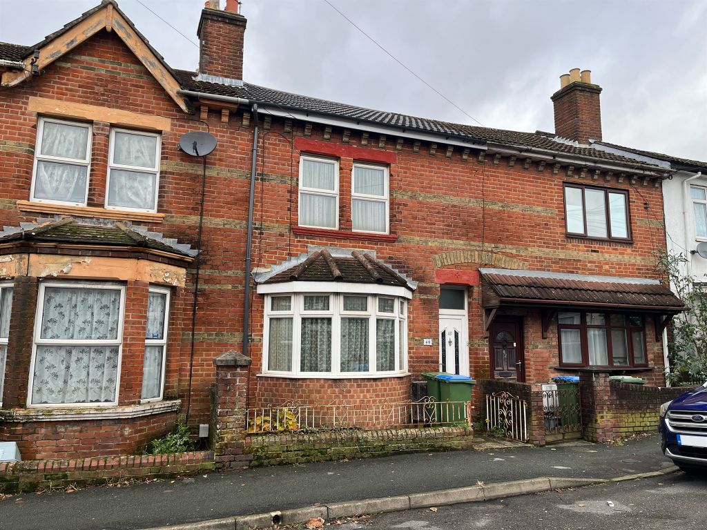 2 bed terraced house for sale in Foundry Lane, Southampton SO15, £