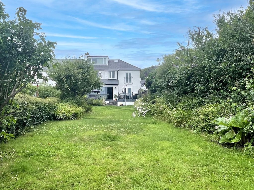 5 bed end terrace house for sale in Pixie Lane, Braunton EX33, £510,000