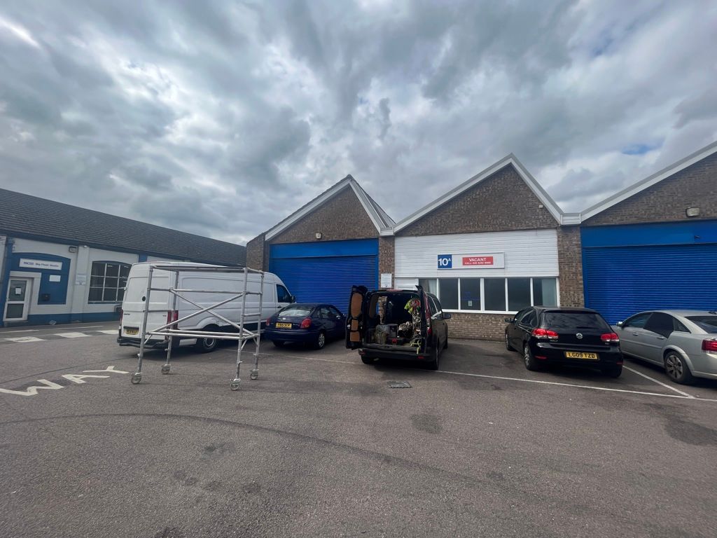 Light industrial to let in 10A Britannia Estate, Leagrave Road, Luton