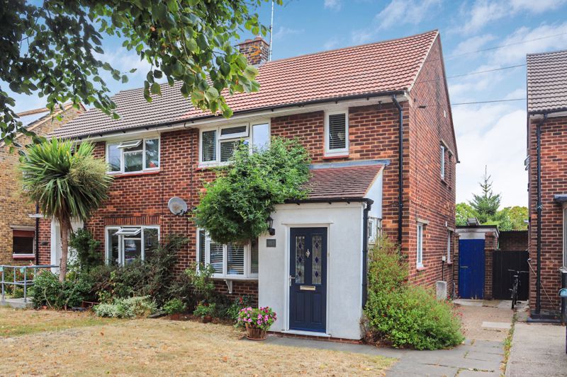 2 bed semidetached house for sale in Newington Avenue, SouthendOnSea