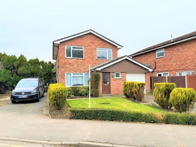 4 bed property to rent in Fletcher Close, Ottershaw, Chertsey KT16 Zoopla