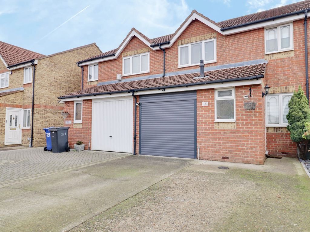 3 bed terraced house for sale in Danbury Crescent, South Ockendon RM15