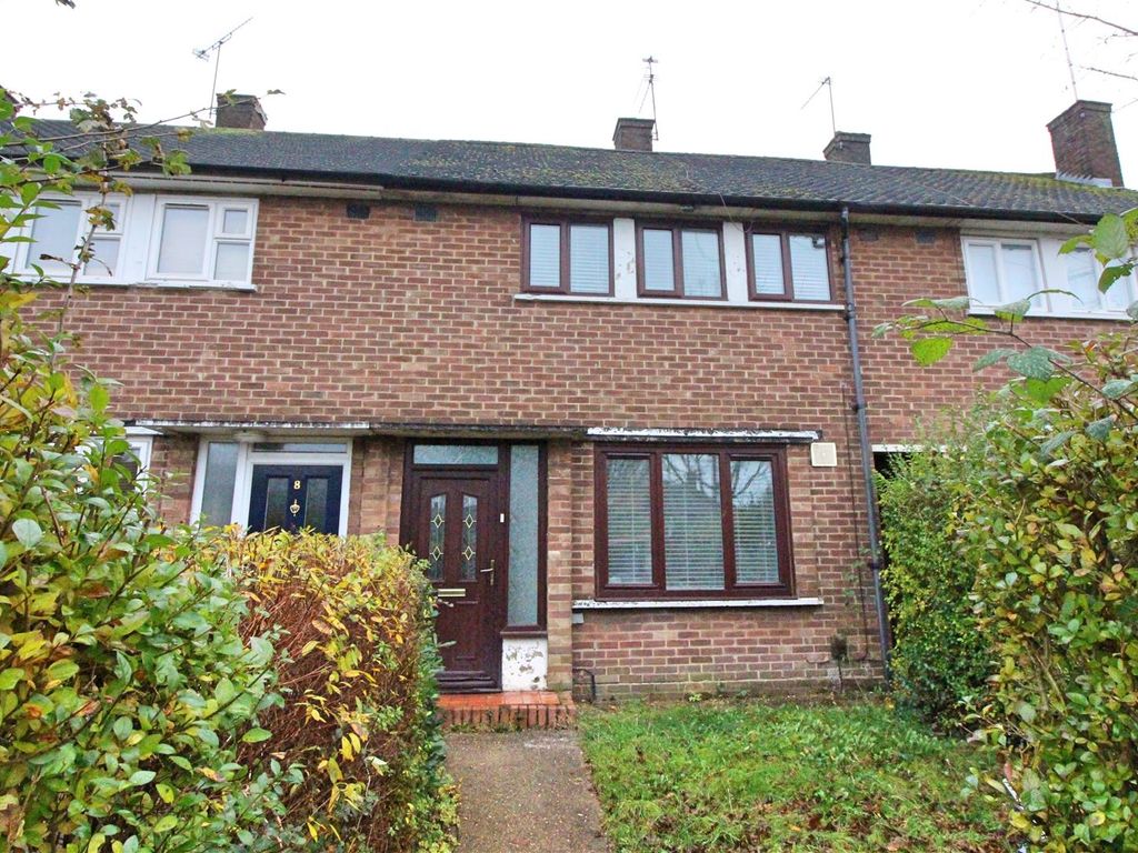 2 bed terraced house to rent in Aycliffe Road, Borehamwood WD6, £1,600