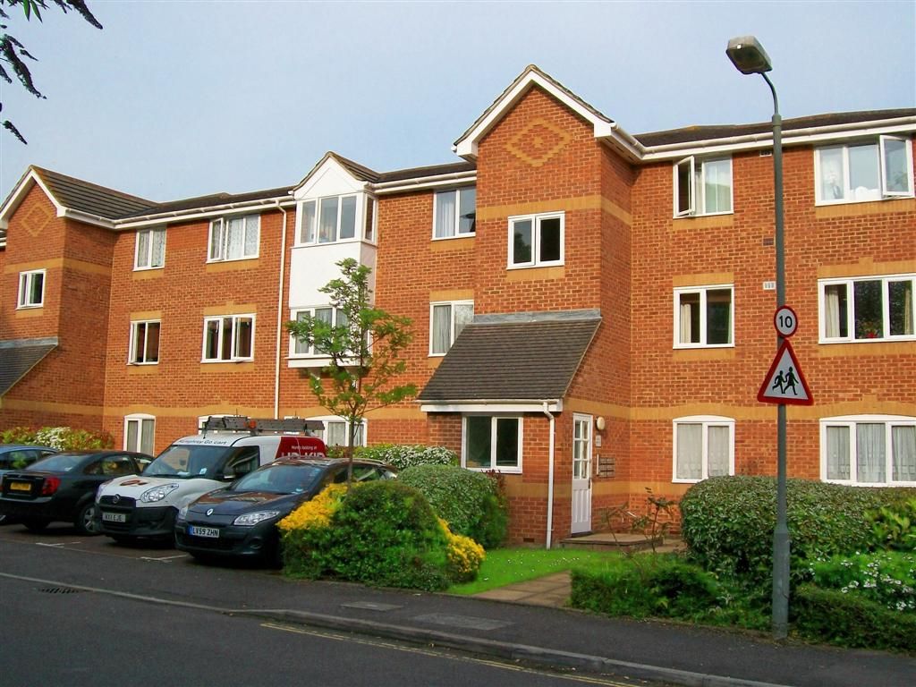 1 bed flat to rent in Ascot Court, Aldershot GU11 Zoopla