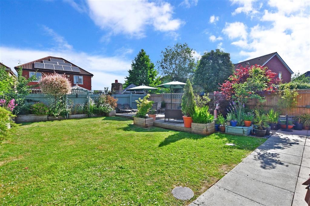 4 bed detached house for sale in Lucilla Avenue, Kingsnorth, Ashford