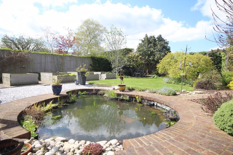 3 bed detached bungalow for sale in Denbeigh Drive, Tonbridge TN10 Zoopla