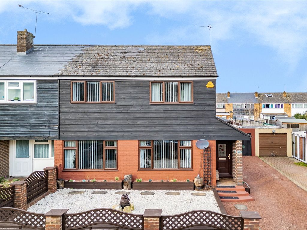 3 bed semidetached house for sale in Clay Hill Road, Basildon SS16, £