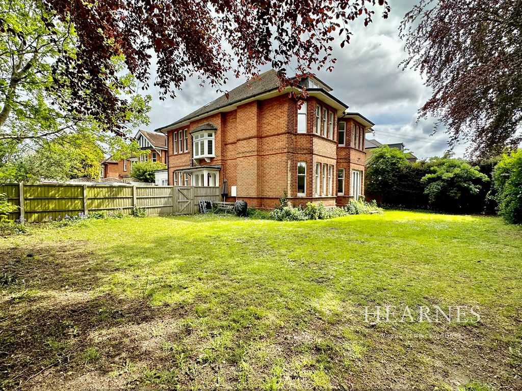 7 bed detached house for sale in Beechey Road, Bournemouth BH8 Zoopla