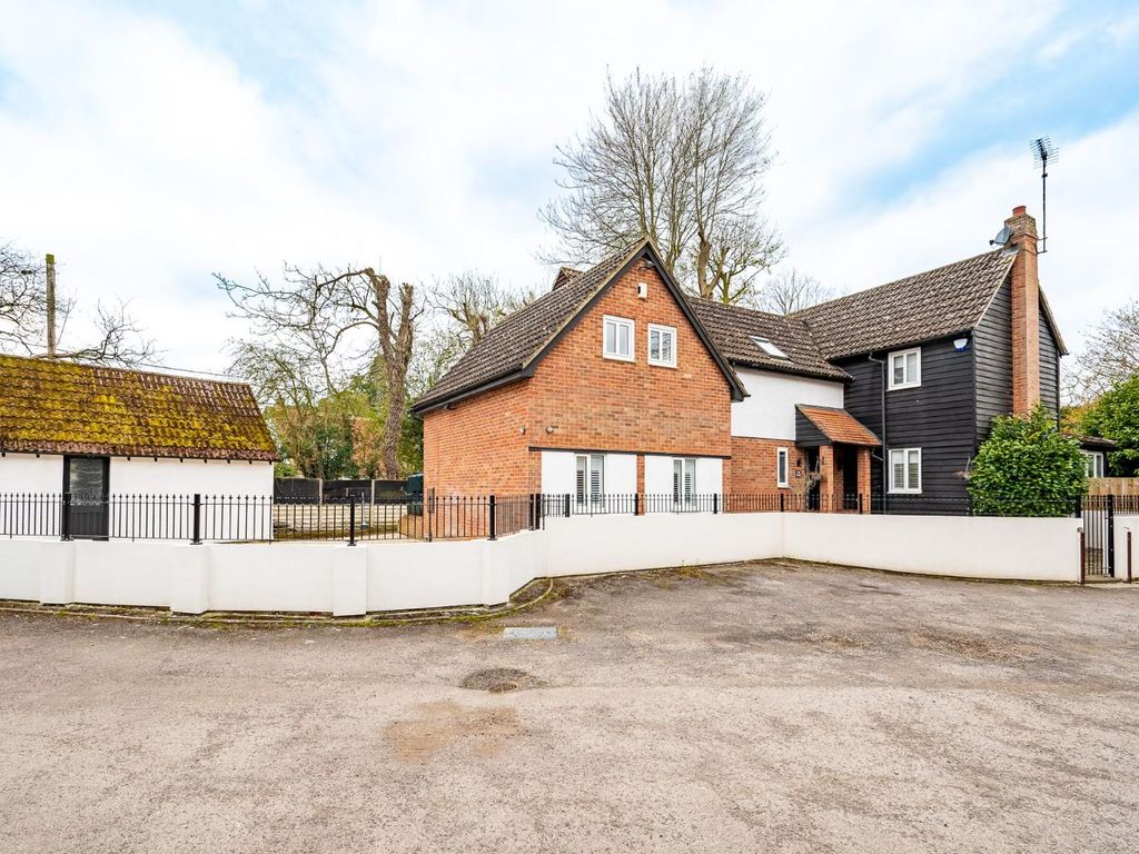 4 bed detached house for sale in The Green, Finchingfield, Braintree