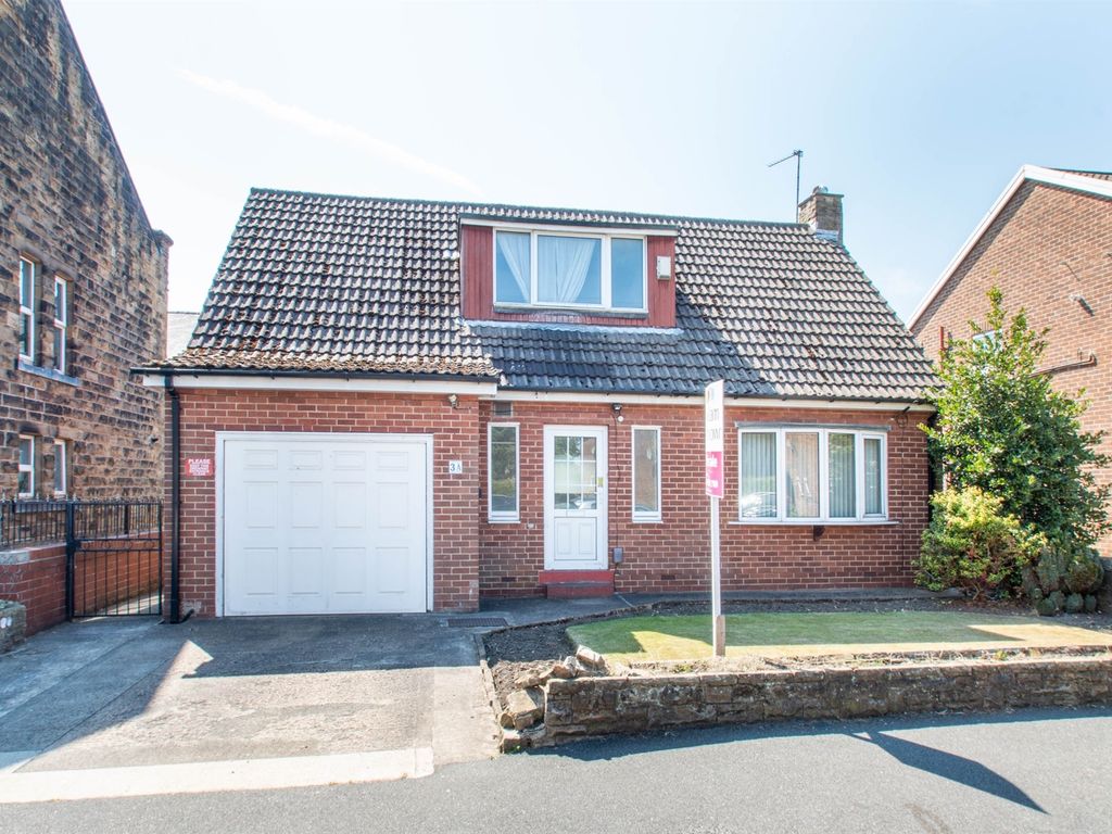 3 bed detached bungalow for sale in East Park Street, Morley, Leeds