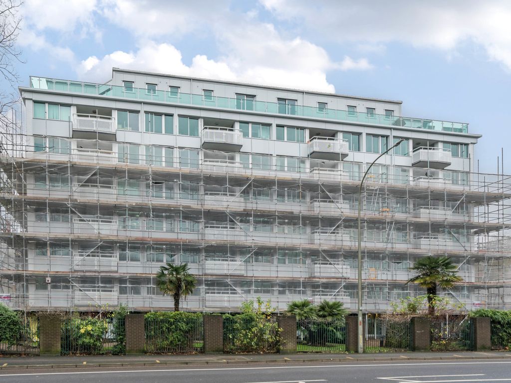 2 bed flat for sale in The Park Apartments, London Road, Brighton, East Sussex BN1, £300,000