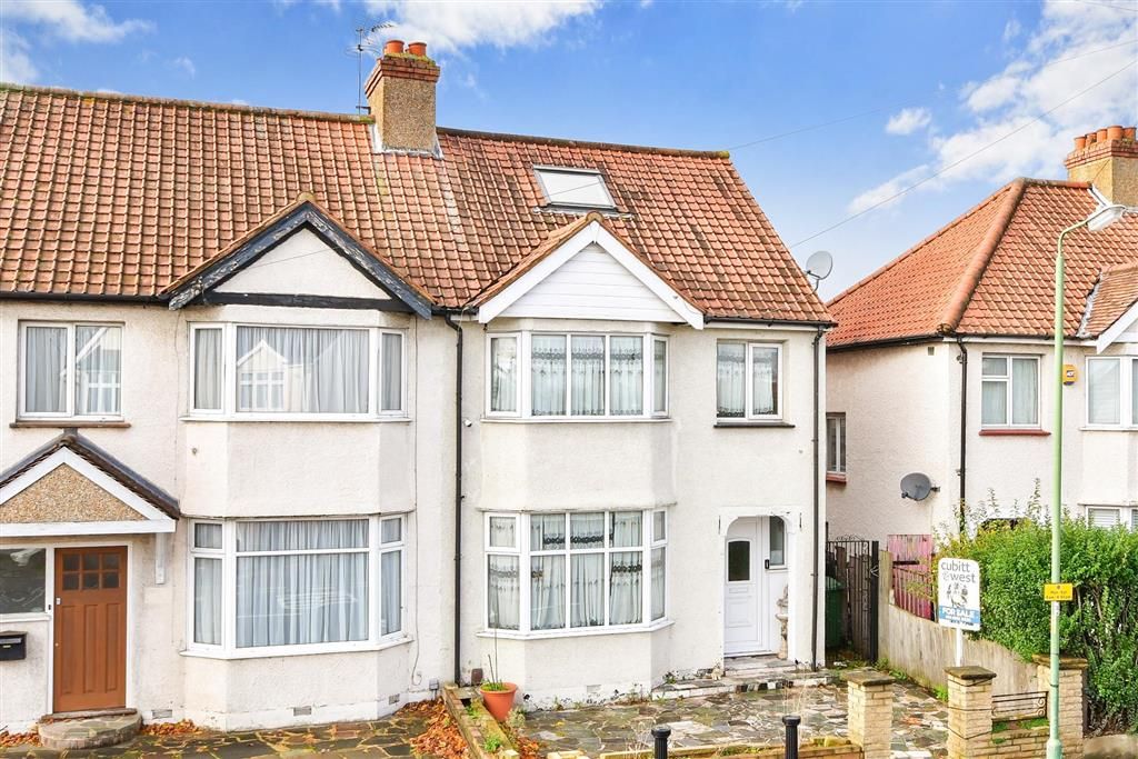 5 bed semidetached house for sale in Gander Green Lane, Cheam, Sutton