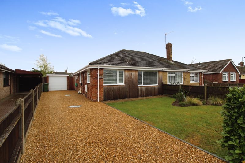 2 Bed Semi-detached Bungalow For Sale In Laburnum Close, Bradwell ...