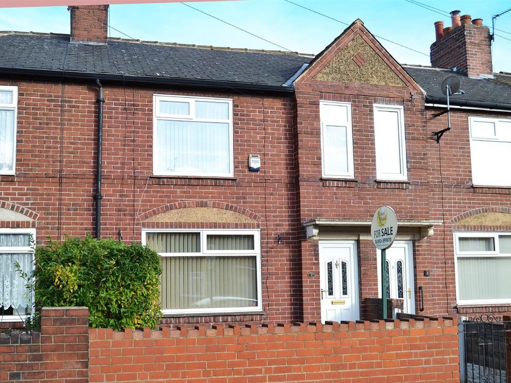 3 bed terraced house to rent in Dalefield Avenue, Normanton WF6, £725