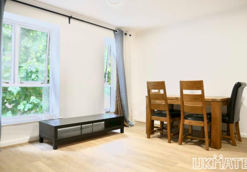 7 Wesley Ave London E16