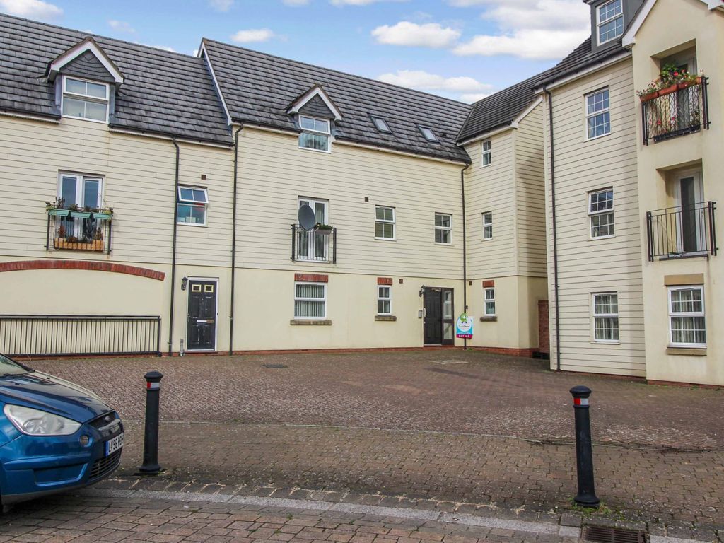 Mazurek Way, Haydon End, Swindon SN25  