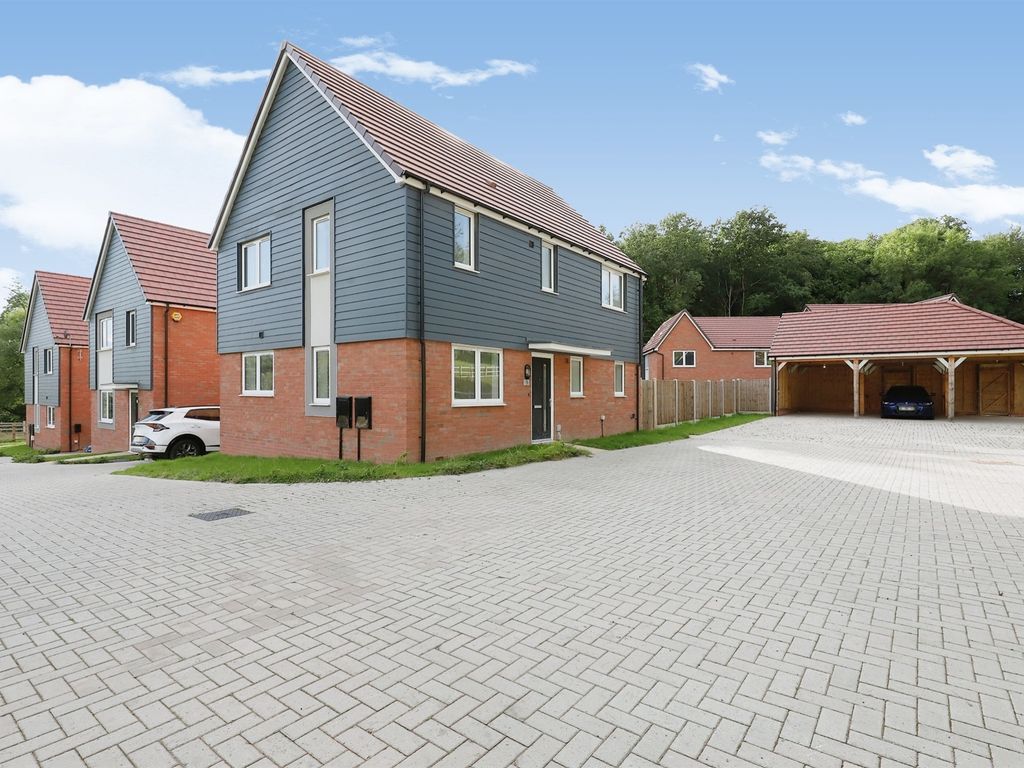 4 bed detached house for sale in Chase Court, Stourbridge DY8, £345,000