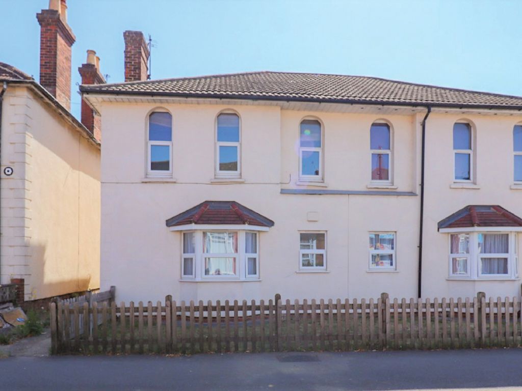 4 bed for sale in Beaver Road, Ashford TN23 Zoopla