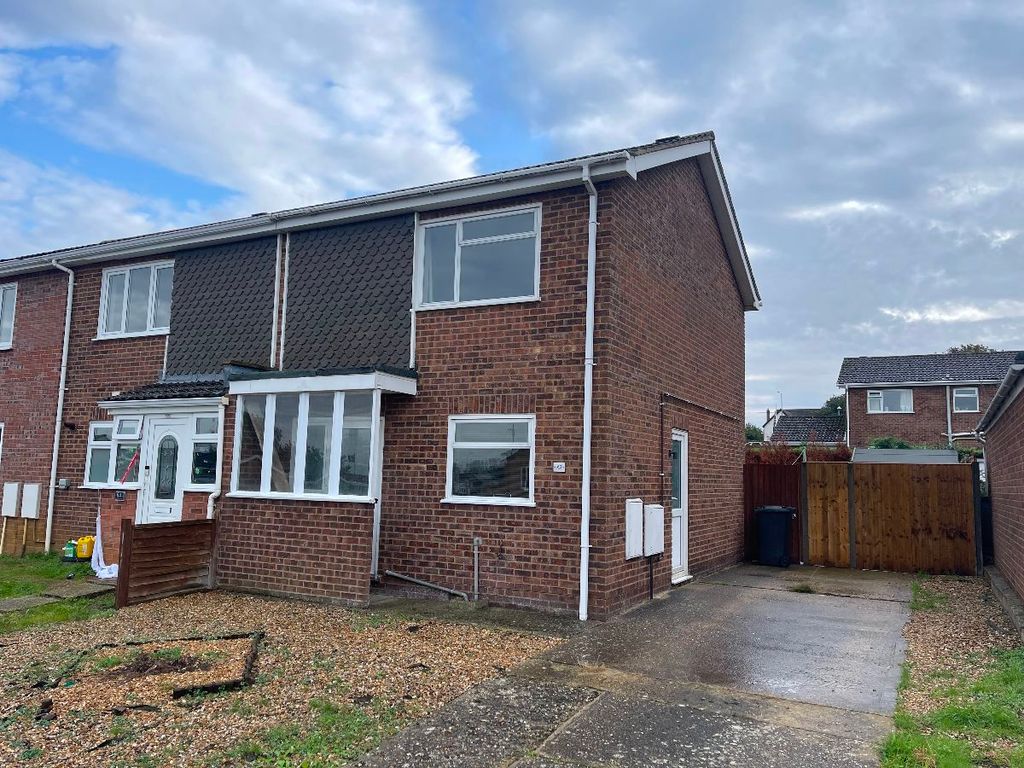 2 bed semidetached house to rent in Trafalgar Road, Downham Market