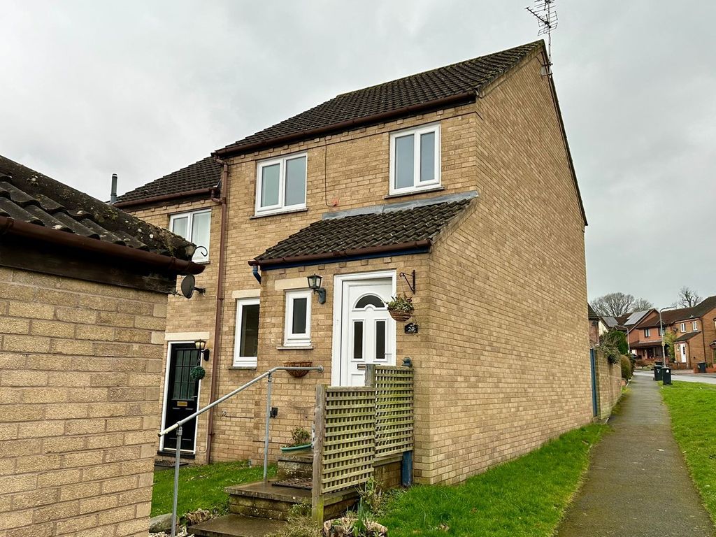 3 bed end terrace house for sale in Mulberry Close, Belmont, Hereford