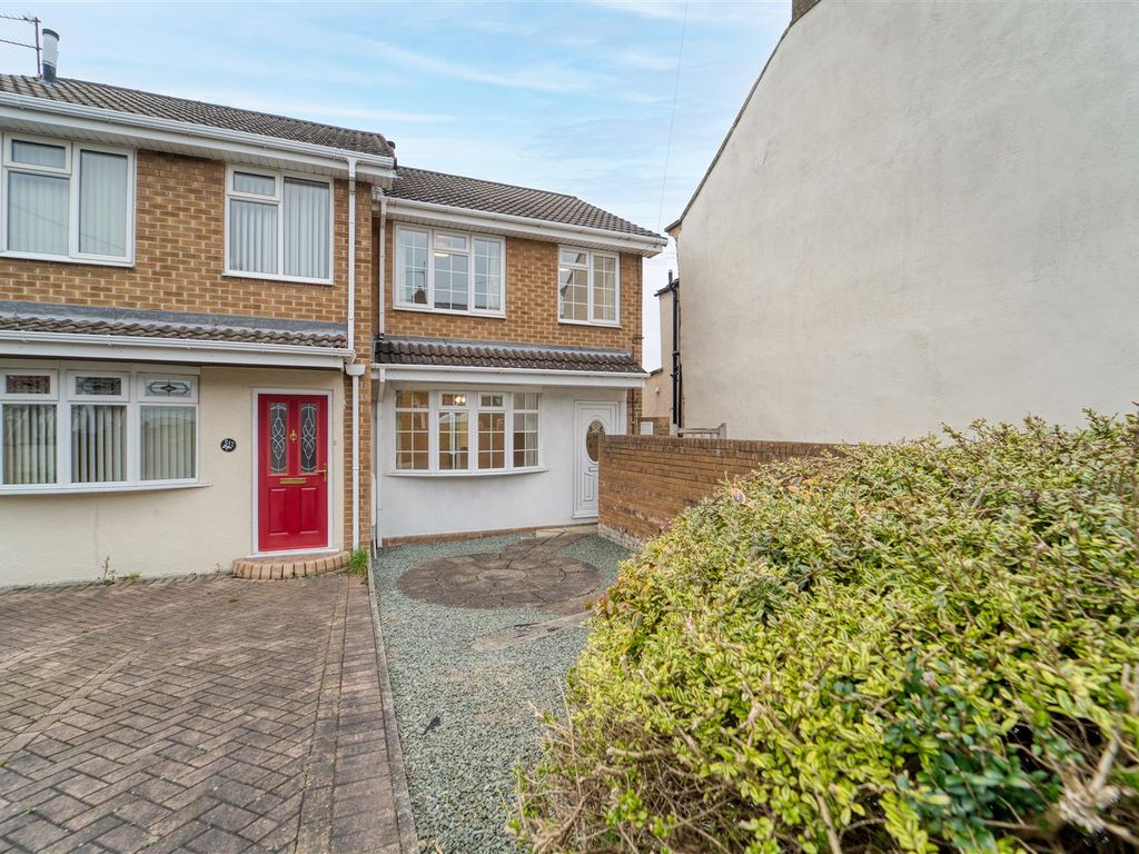 3 bed town house to rent in North Wingfield Road, Grassmoor