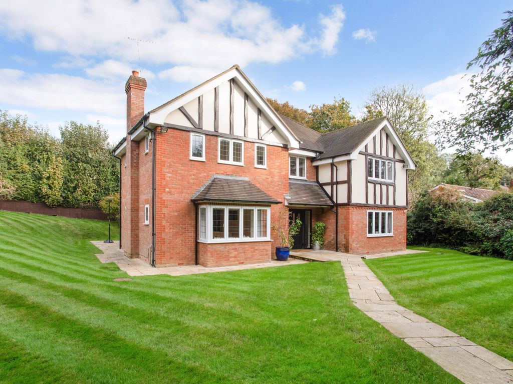 6 bed detached house for sale in Townsend Drive, St. Albans AL3, £