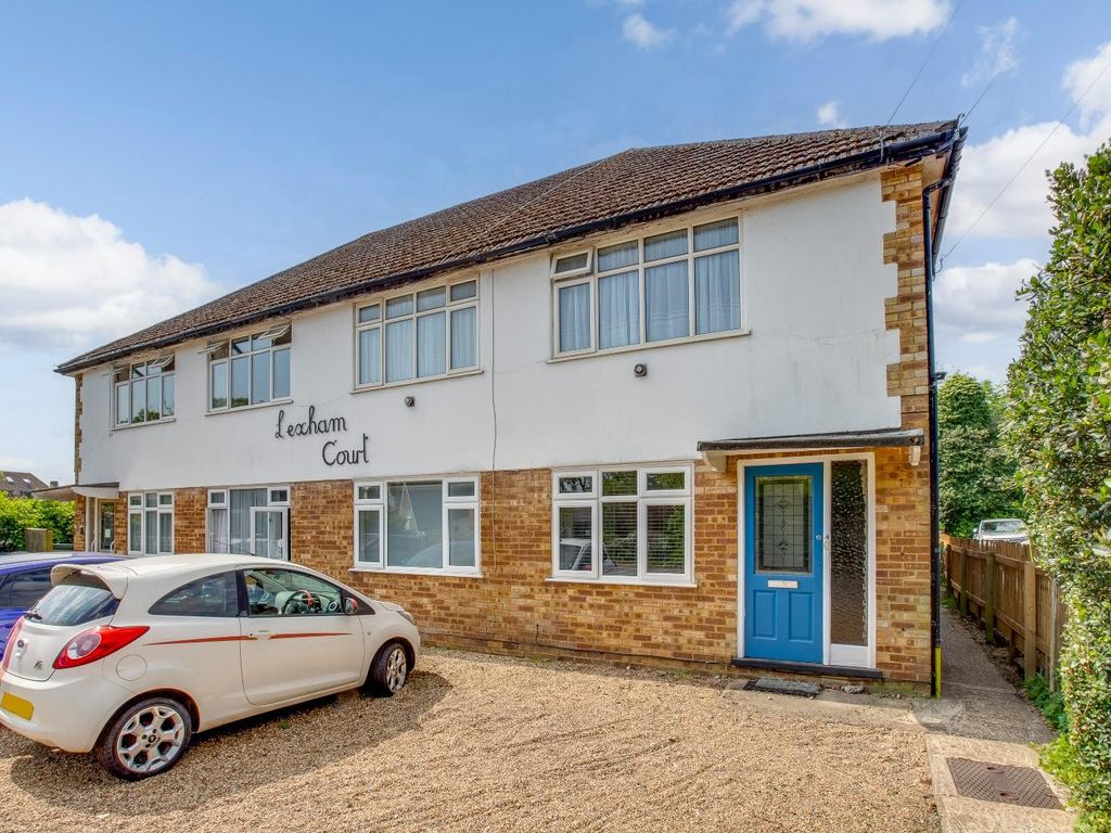 2 bed flat for sale in Rickmansworth Road, Amersham, Buckinghamshire