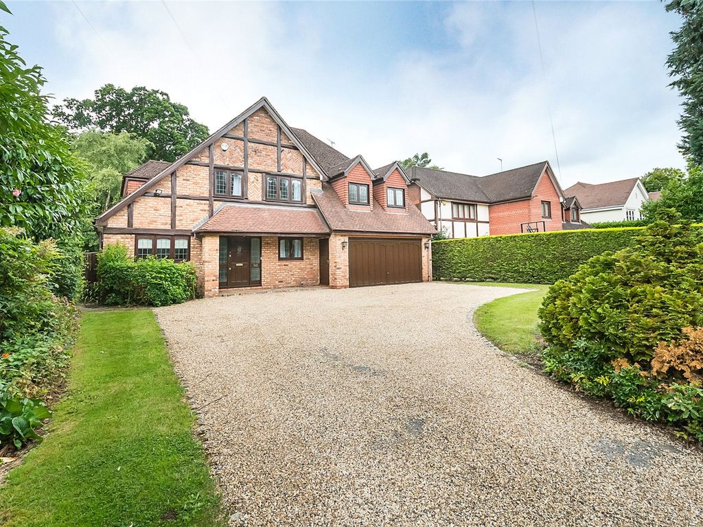 5 bed detached house for sale in Fulmer Drive, Gerrards Cross
