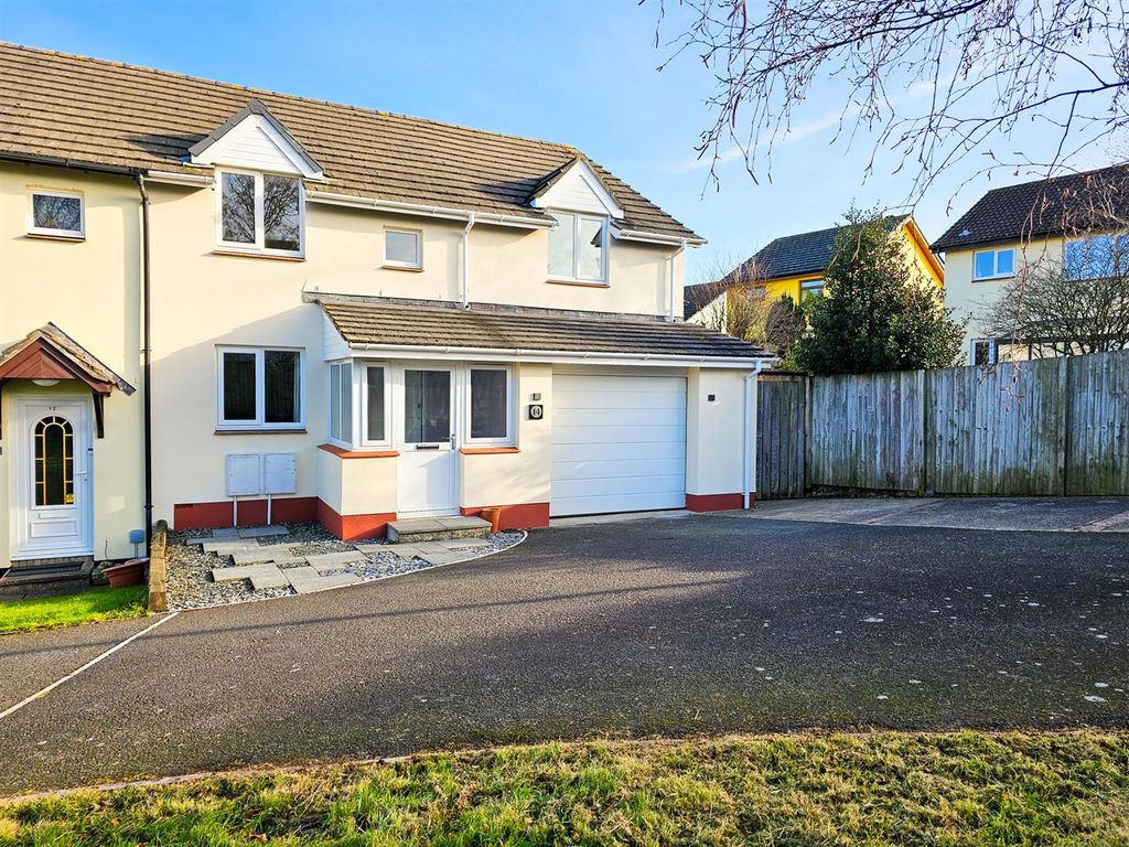 3 bed semidetached house for sale in Short Close, Bideford EX39, £