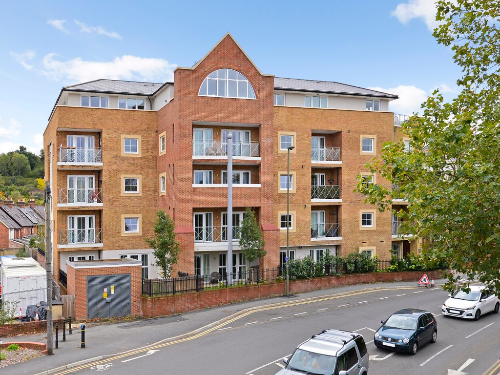 1 bed flat for sale in Flambard Way, Godalming GU7 Zoopla