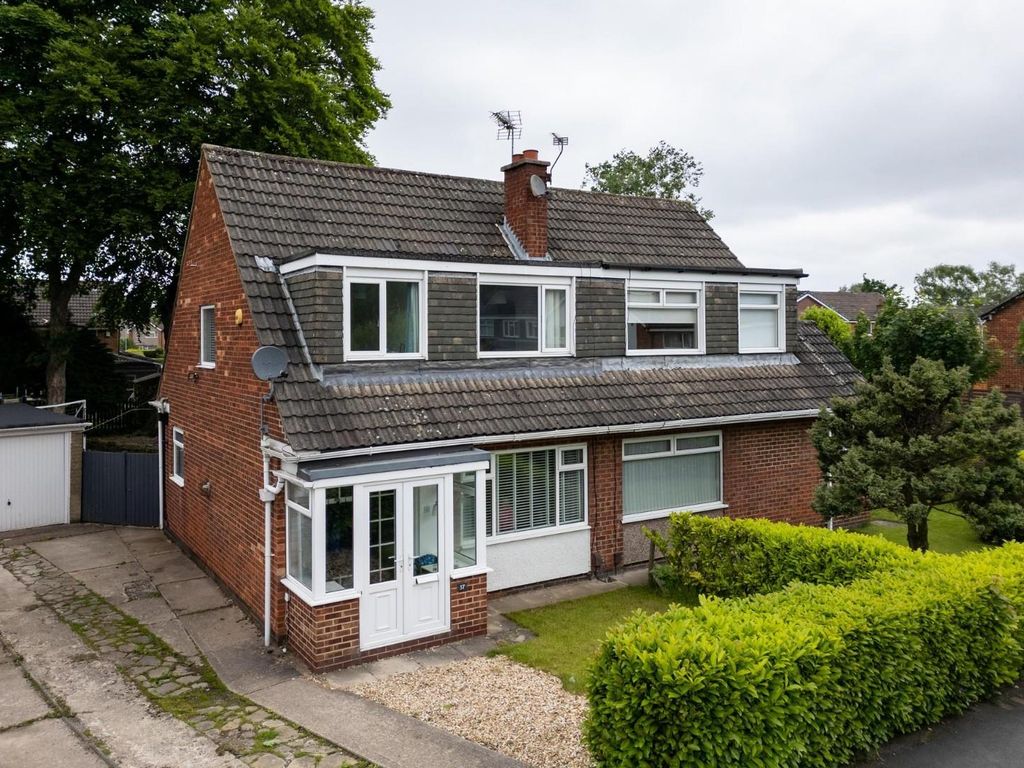 3 bed semidetached house for sale in Longwood Crescent, Shadwell