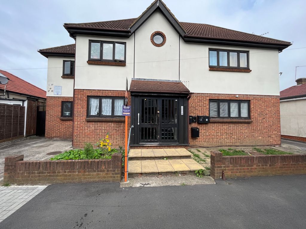 2 bed flat for sale in Rugby Avenue, Wembley HA0, £330,000 Zoopla