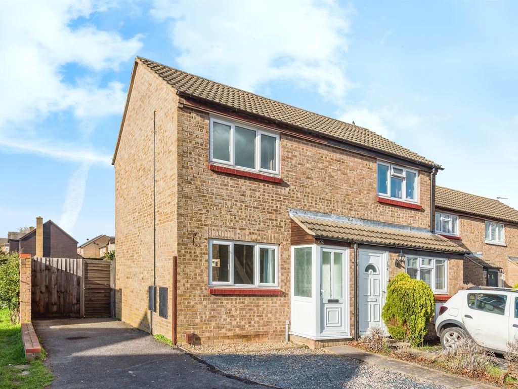 1 bed semidetached house for sale in Burwell Meadow, Witney OX28, £