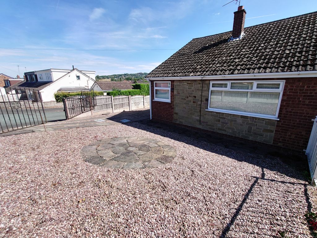 3 bed semidetached bungalow for sale in Everest Road, Kidsgrove, Stoke