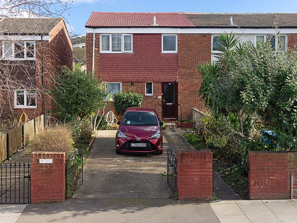 3 bed end terrace house for sale in Kirkwood Road, Nunhead, London SE15