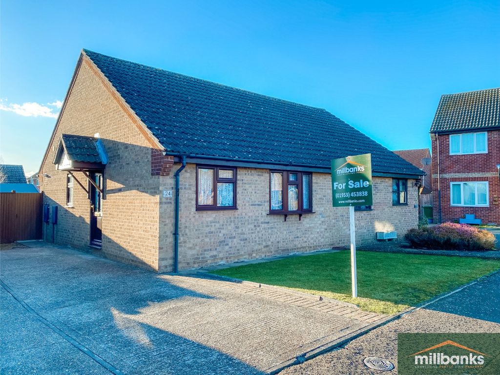 2 bed semidetached bungalow for sale in Arlington Close, Attleborough