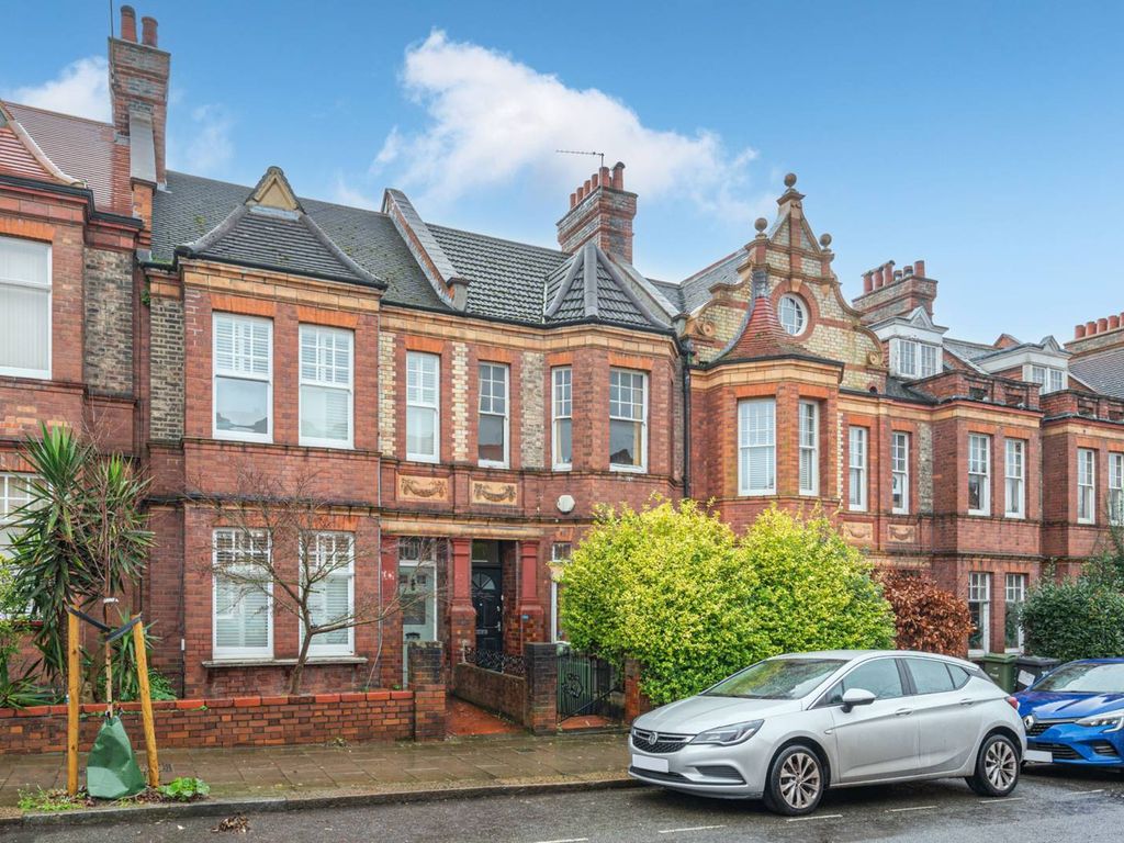 4 bed property for sale in Avenue, Streatham Hill, London SW2