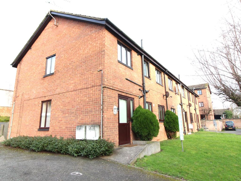 2 bed to rent in Castle Mews, Wellingborough NN8, £750 pcm Zoopla