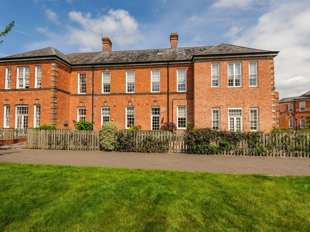 3 bed terraced house for sale in 50 Longley Road, Chichester, West