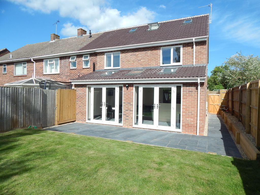 Room to rent in Bradstocks Way, Sutton Courtenay, Abingdon OX14, £600