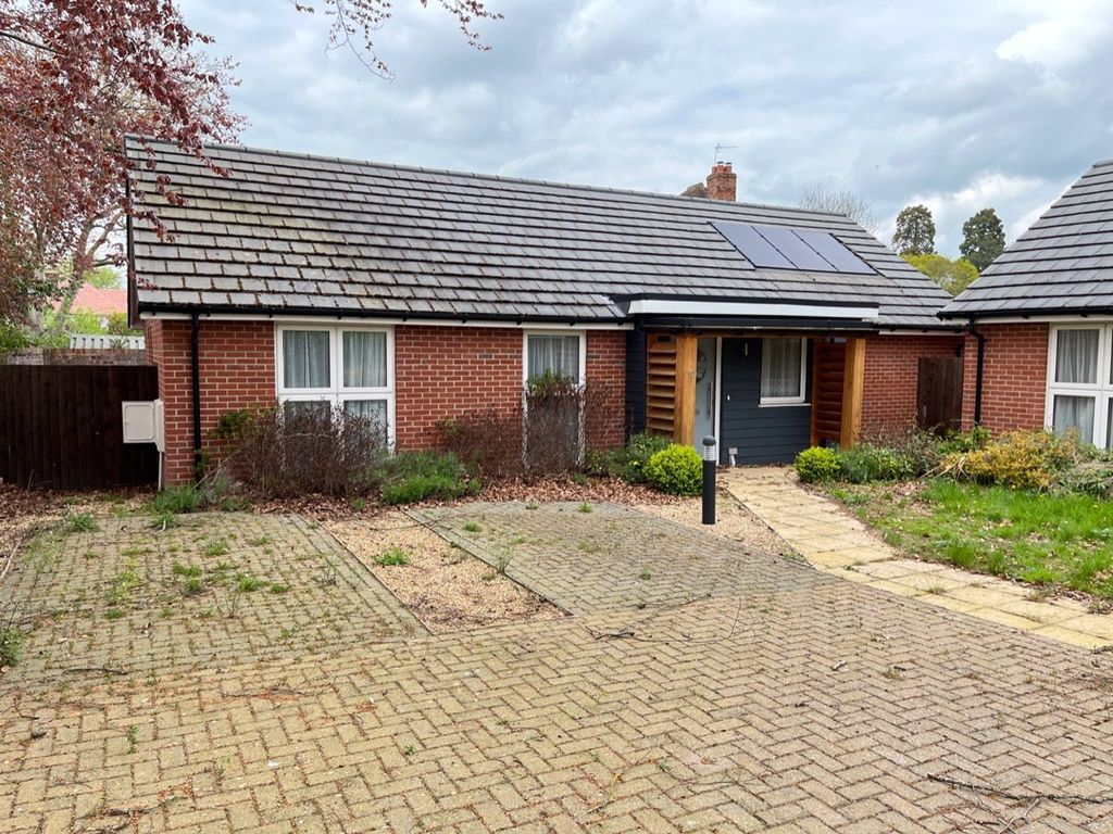 2 bed bungalow for sale in Wenlock Road, Shrewsbury, Shropshire SY2