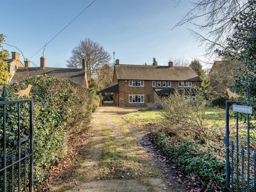 3 bed property for sale in The Green, Badby, Daventry NN11 Zoopla