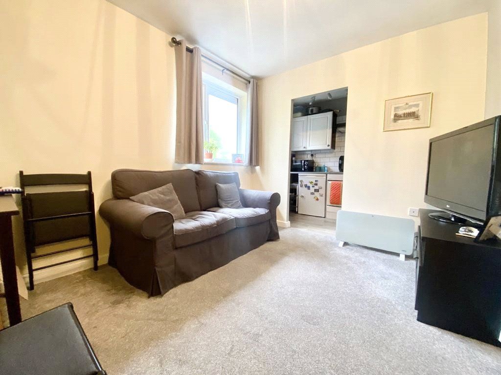 1 bed to rent in Carman Close, Stratton Village, Swindon