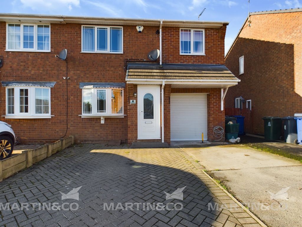 3 bed semidetached house for sale in Southmoor Lane, Armthorpe