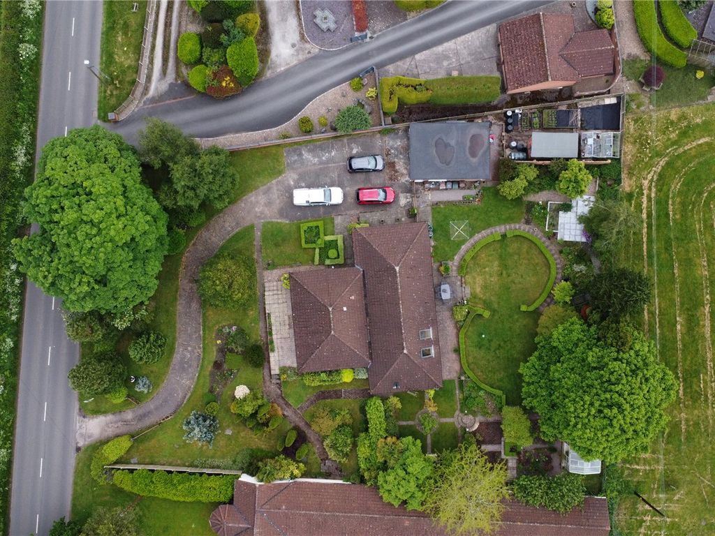 3 bed bungalow for sale in Longdale Lane, Ravenshead, Nottingham NG15