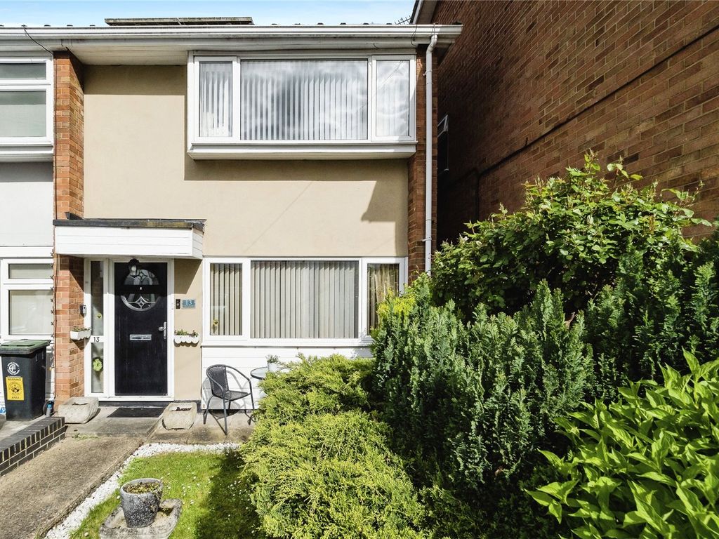 3 bed end terrace house for sale in The Poplars, Abridge, Romford
