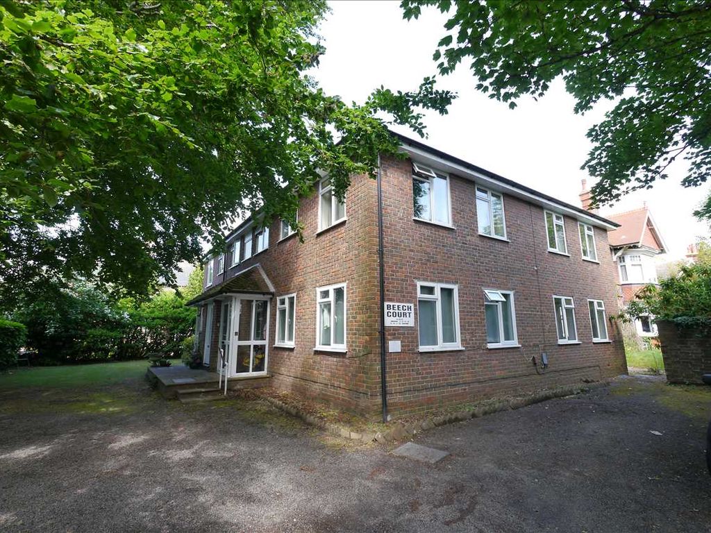 Studio to rent in Beech Court, Beccles Rd, Worthing BN11 Zoopla