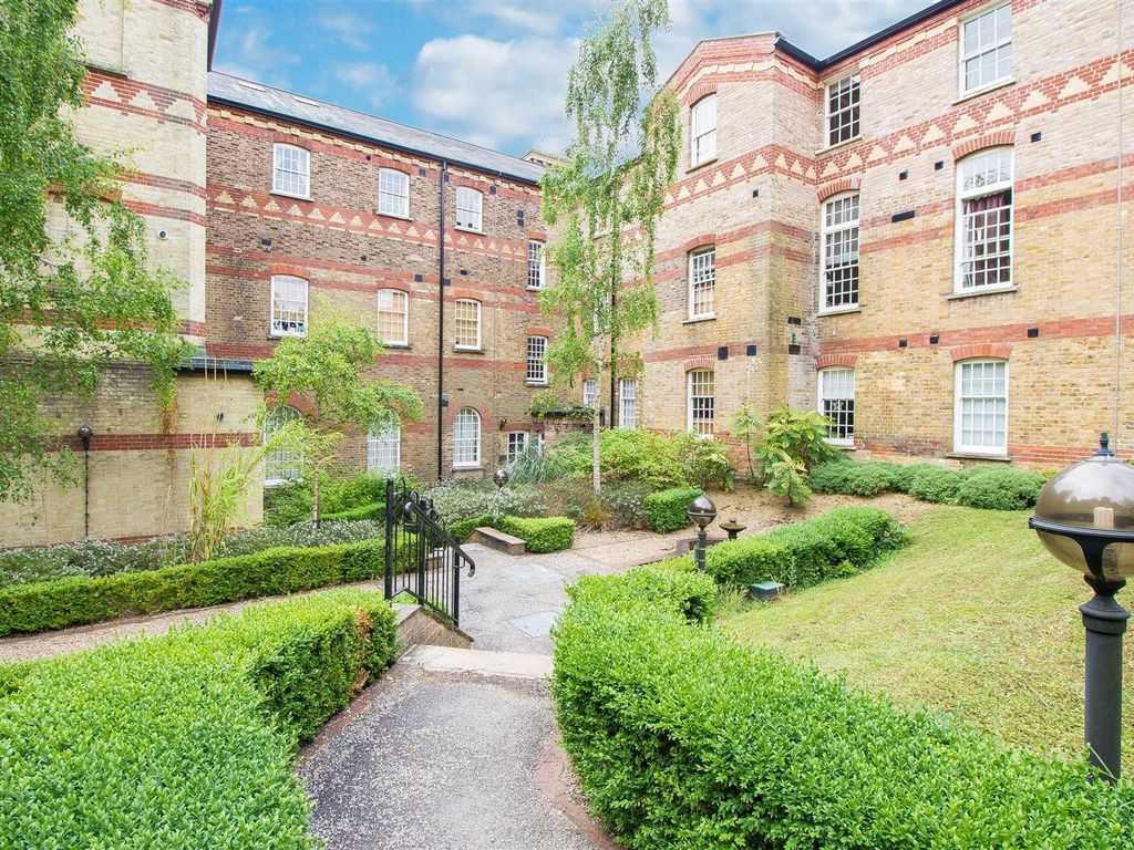 2 bed flat for sale in Southdowns Park, Haywards Heath RH16 Zoopla