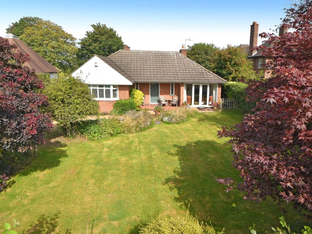 3 bed detached bungalow for sale in Green Lane, Eccleshall ST21, £500,000 Zoopla