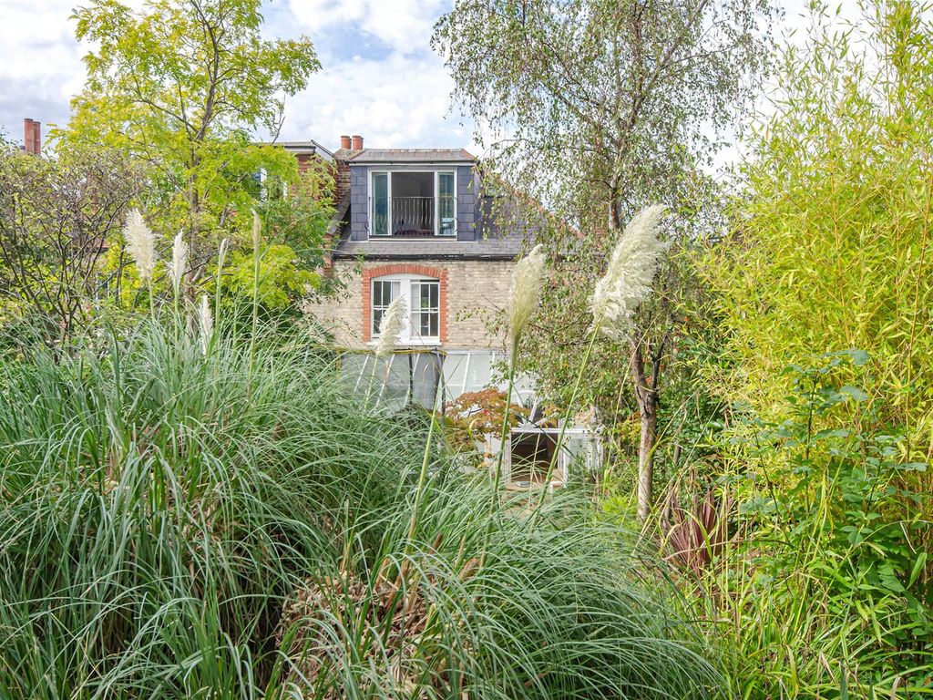 Grove Avenue, London N10